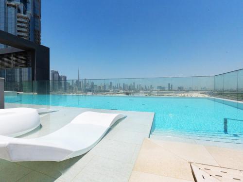 Modern Neoclassical 1BR - Berkeley Place Dubai, Dubai (foto 5)