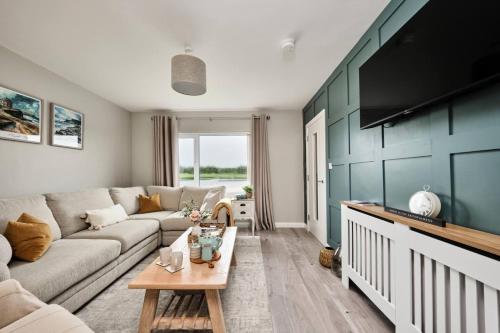 Ardenlee House 4 Bedroom WeStay Belfast Short Lets And Serviced Accommodations in Revallagh