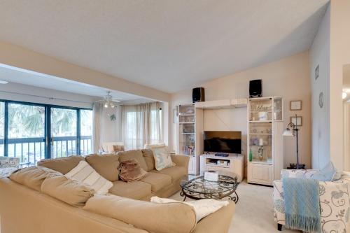 Palm Beach Gardens Condo with Pool and Beach Access in Palm Beach Gardens, USA