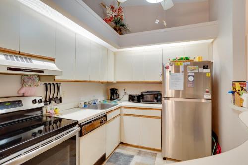 Palm Beach Gardens Condo with Pool and Beach Access in Palm Beach Gardens, USA