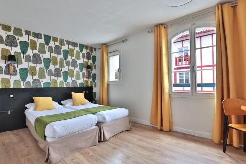 room detail thumbnail 1