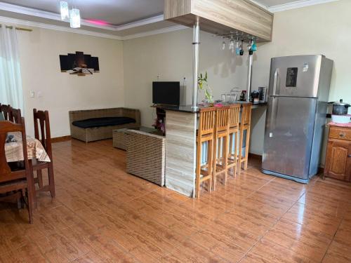 Casa em Benfica oito Pessoas no mínimo