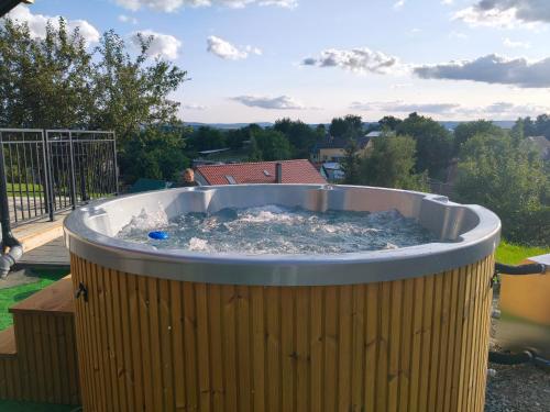Domki Osada Bożków z jacuzzi