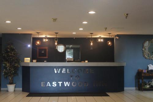 Eastwood Inn - 숙소 외관