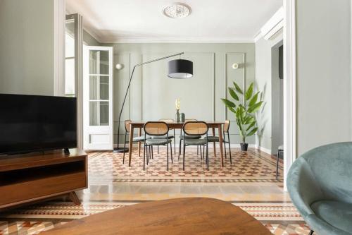 Spacious Stylish 4-bedroom Modernist Apartment, Barcellona (foto 5)