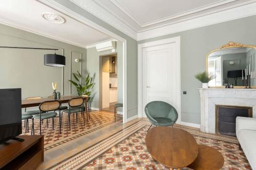 Spacious Stylish 4-bedroom Modernist Apartment, Barcellona (foto 6)