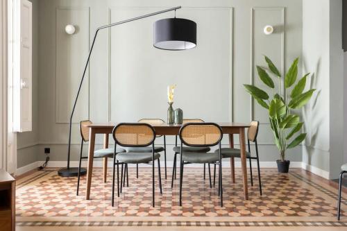 Spacious Stylish 4-bedroom Modernist Apartment, Barcellona (foto 8)