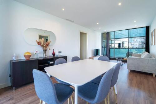 Unique Rentals-Seafront Luxe Suites - image 12