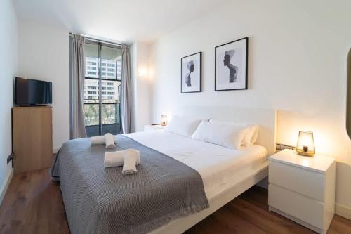 Unique Rentals-Seafront Luxe Suites - image 4
