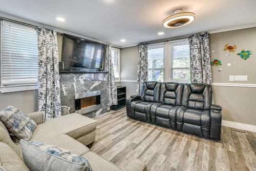 1 Mi to Broadway at the Beach Home with Porch!