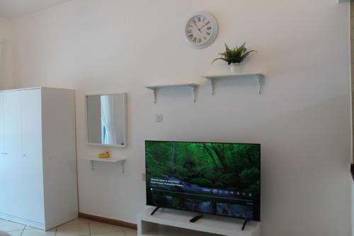 Studio apartment walking distance to metro and beach in Marina, Dubaï (photo 5)