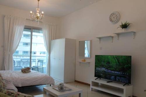 Studio apartment walking distance to metro and beach in Marina, Dubaï (photo 7)