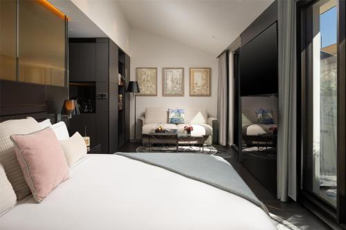 art'otel Rome Piazza Sallustio, Powered by Radisson Hotels  near Villa Borghese