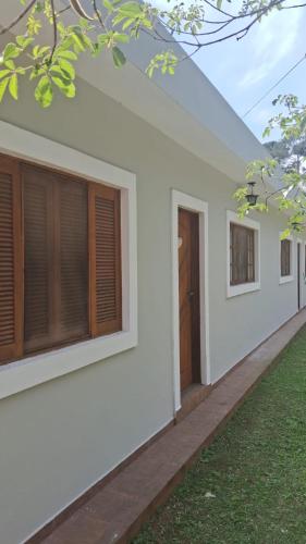 Exterior view, Casa com piscina e quadra in Parelheiros