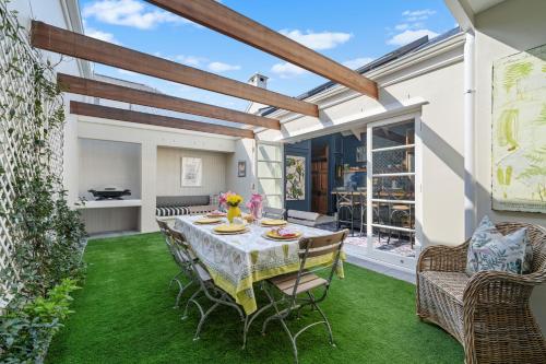 Modern Coastal Townhouse at The Majestic - image 34