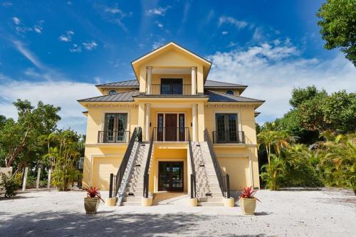 Updated Captiva Home With Beautiful Gulf Views - Avoca in Captiva Island (FL)