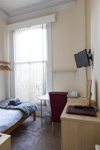 Carlton House - image 3