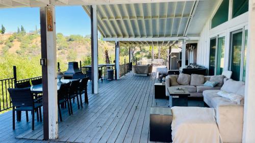 Glamping Cabin Tent Heated View Deck 2Acre Estate - Female Share Indoor - Men Share Outdoor - RG in Encino