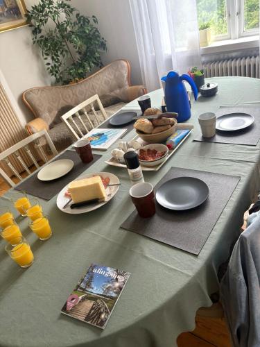 Solhuset intill ån (Solhuset intill an) in อลิงก์โซส