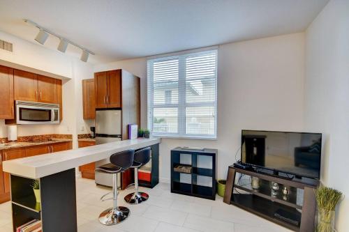 One bedroom in amazing luxury condo BEACH PASS INCLUDED - image 13