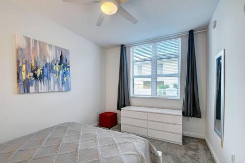 One bedroom in amazing luxury condo BEACH PASS INCLUDED - image 11