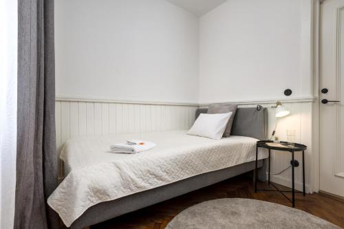 1800 by Vince Stay - Private Rooms in Town Hall Square, Tartu