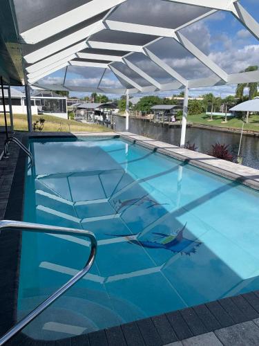 Villa Blue Marlin Waterfront Pool Dock Retreat