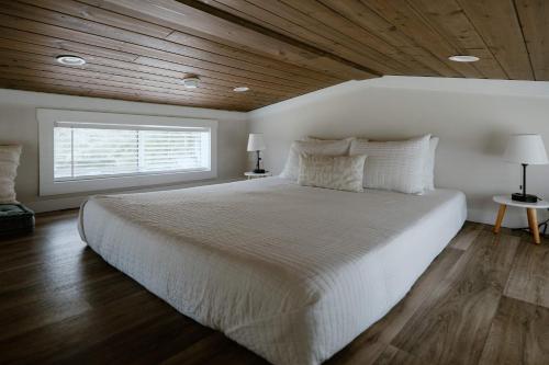 Modern Cabin - Gated Community - Woodland Views - Maple Cabin - image 12