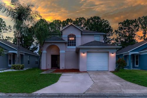 Kokomovilla Pool Home At Southern Dunes in ไฮน์สซิตี้ (FL)