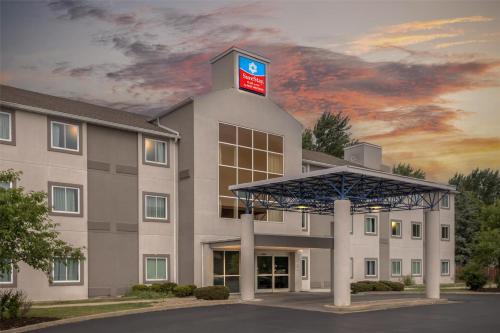 SureStay Plus Hotel by Best Western Niagara Falls East in Niagara Falls, USA
