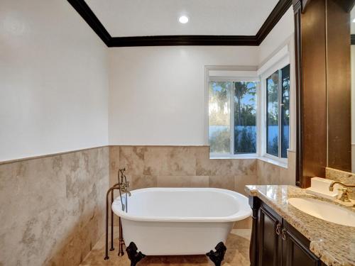 Casa Fina Miami Near Beaches in Kendale Lakes