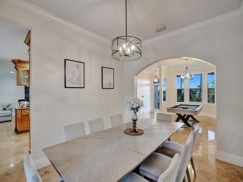 Casa Fina Miami Near Beaches in Kendale Lakes