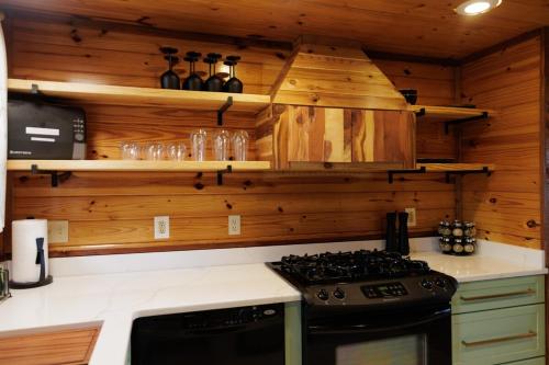 Gulf Views, Game Room, Fire Pit, Near Boat Launch in โอเชียน สปริงส์ (MS)