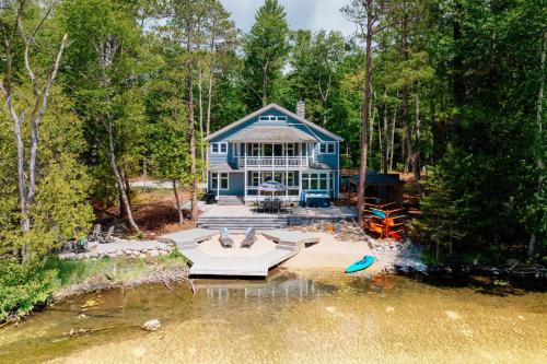 After Dune Delight, 5BR Home Near River