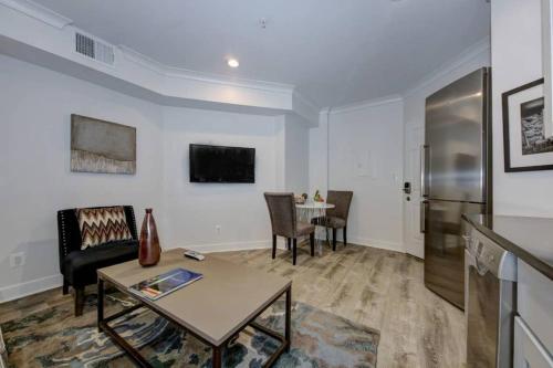 DuPont Circle-Suite 6Kalorama Luxury Apartment - George Washington University