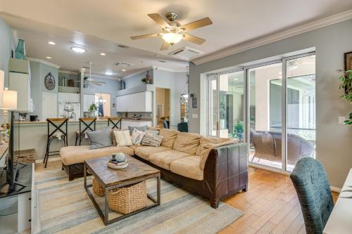 Forested Wimauma Retreat 2 Mi to State Park! in Sun City Center (FL)