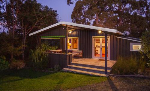 Exterior view, The Apple Pickers' Cottages in Mahana