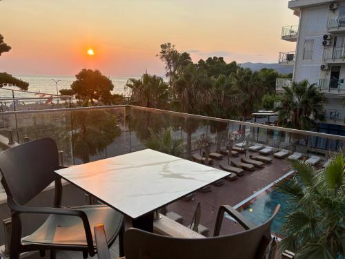 Modern Seaview Apartments in Sakes