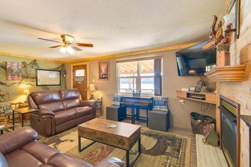 Waterfront Bull Shoals Lake Cabin with Deck and Views! in Diamond City, USA