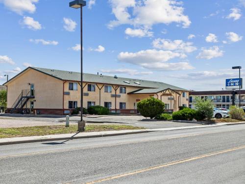 Luxury Inn - main image