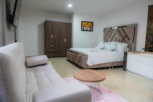 1 king bed, 1 sofa bed