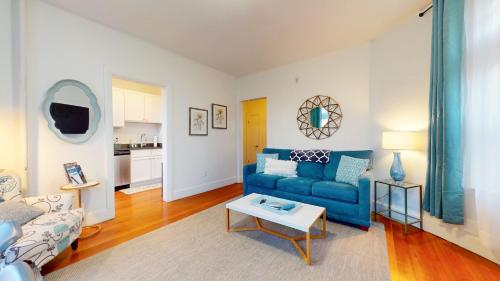Renovated 1bed, Steps To Mbta, Shops & Restaurants in Brookline, USA