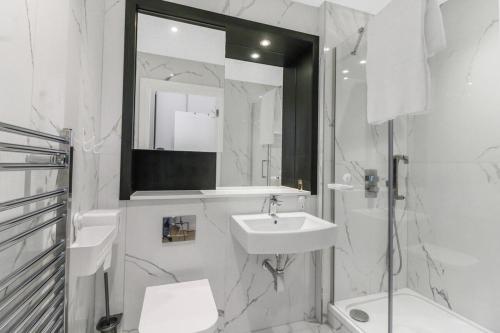 City Center Stay, Balcony, 2 bed 2 bath, WiFi, Birmingham (photo 4)