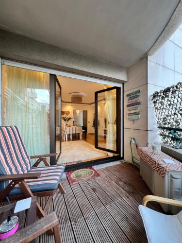 Balcony/terrace, Spacious 2BR Balcony and AC in Charenton-le-Pont