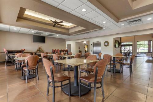 Best Western PLUS Cimarron Hotel & Suites - image 14