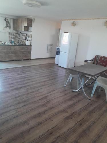 Garden House Apartments in Zovuni