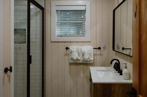 A-Frame Home - Cozy and Modern - Smoky Cottage - image 4