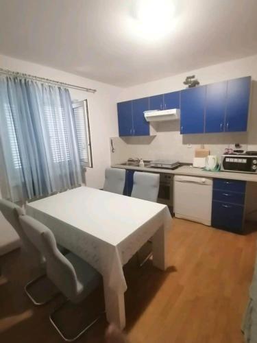 Apartments with a parking space Lopar Rab - 5019 - image 11