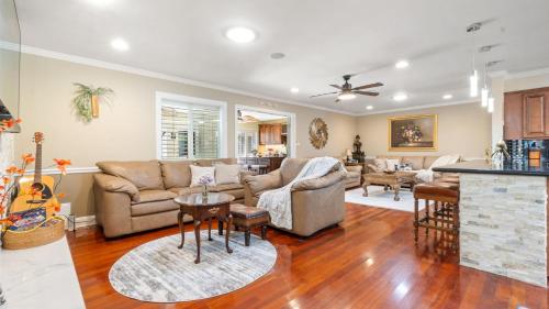 Scenic Lakehouse Getaway with Private Dock, Hot Tub, Fire Pit & Indoor Entertainment A Winter Paradi in Fort Lawn (SC)