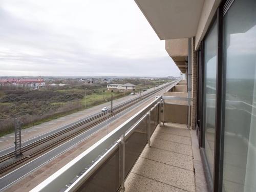 Balkon/teras, Beachfront Bliss with Parking in Middelkerke